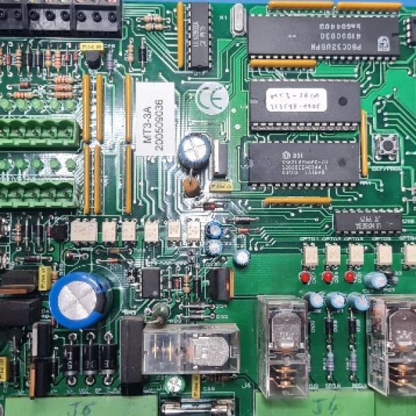 Carte Électronique de Monte-Charge